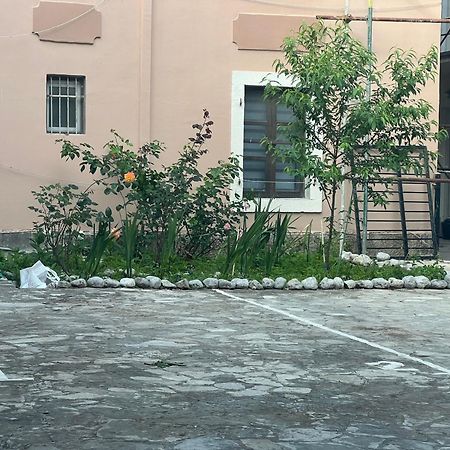 Apartments Nirgilija ติวัต ภายนอก รูปภาพ