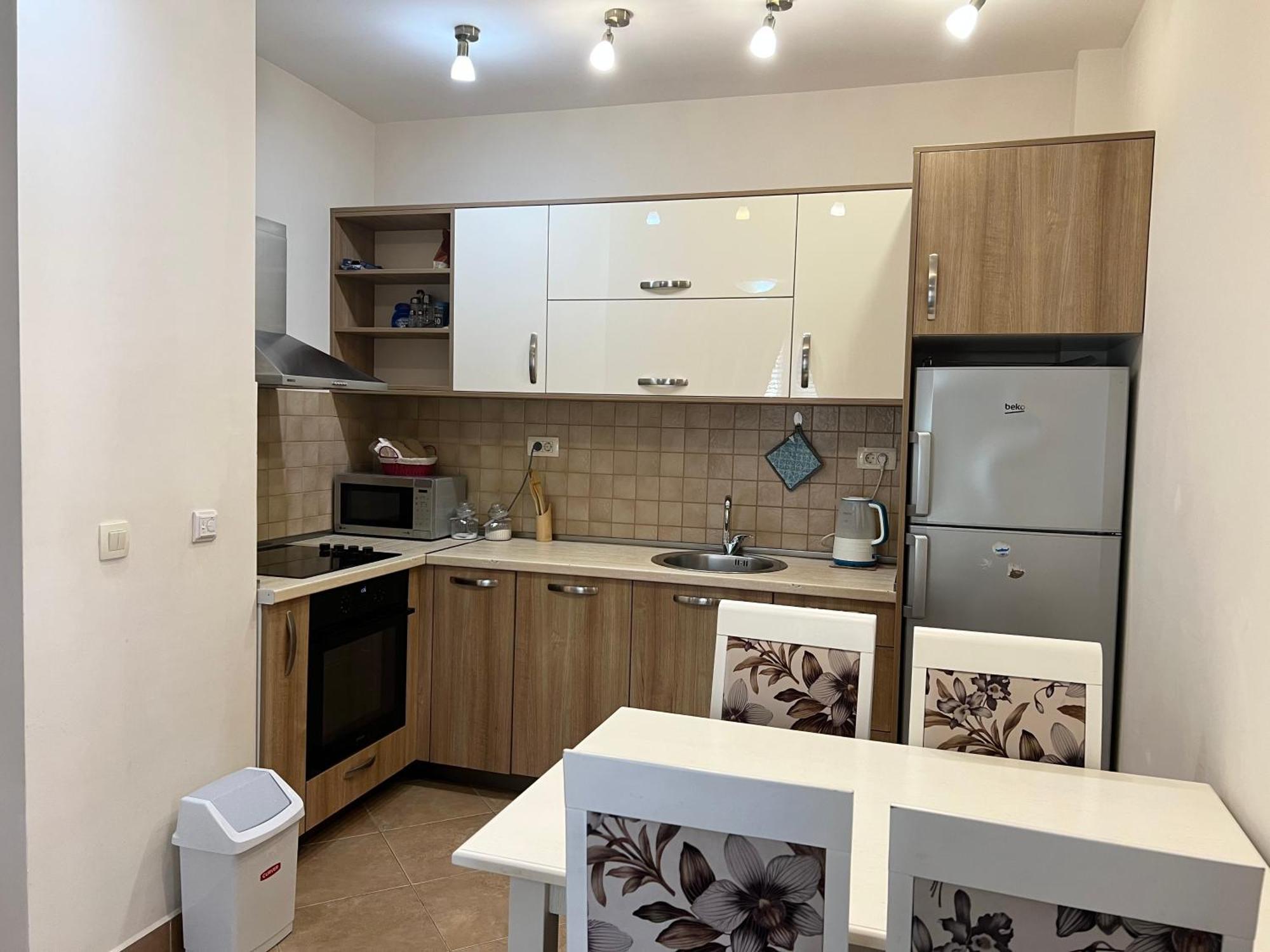 Apartments Nirgilija ติวัต ภายนอก รูปภาพ
