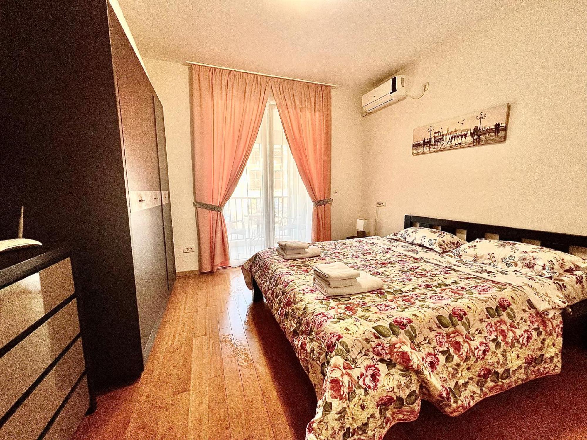 Apartments Nirgilija ติวัต ภายนอก รูปภาพ