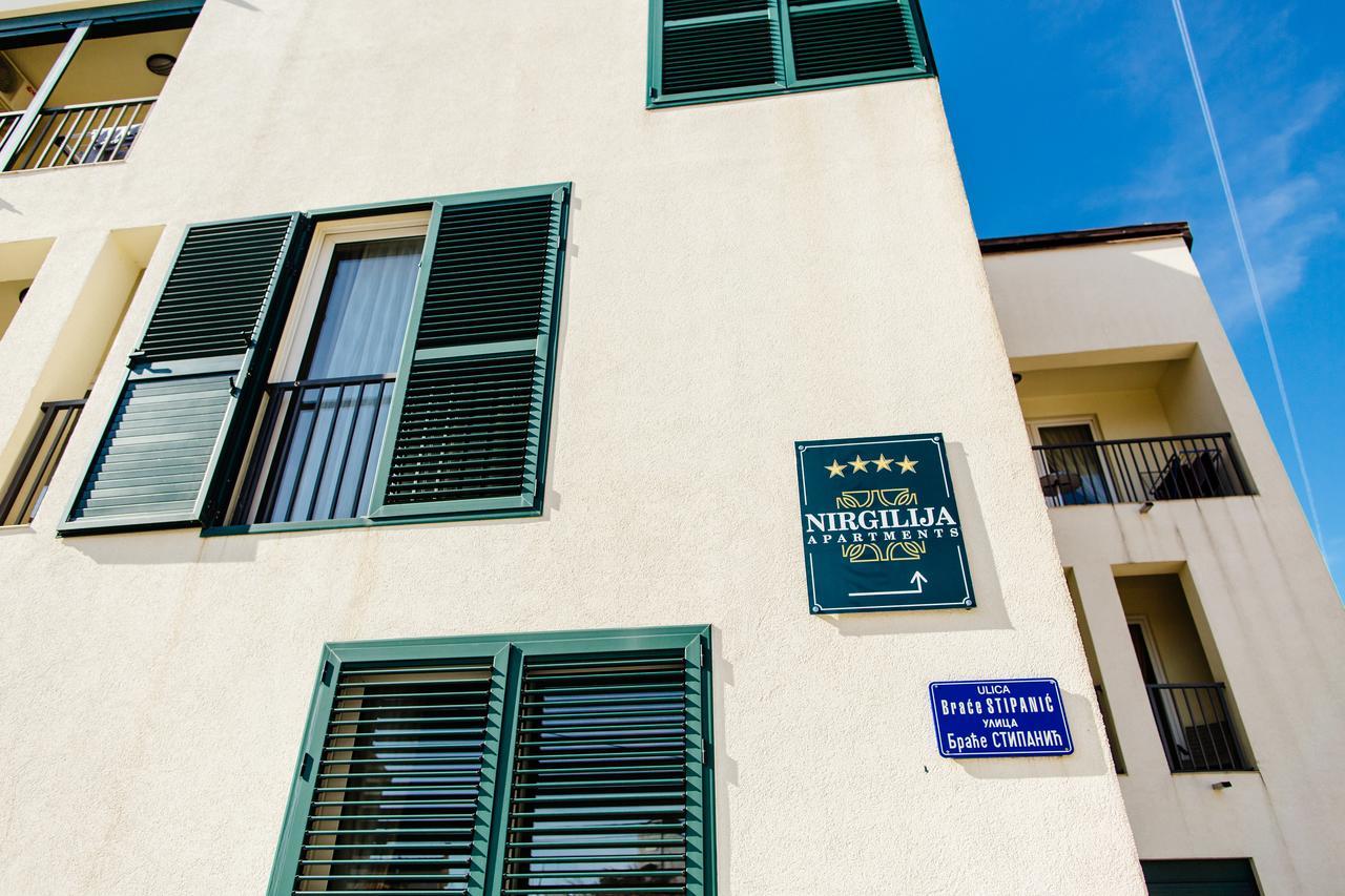 Apartments Nirgilija ติวัต ภายนอก รูปภาพ